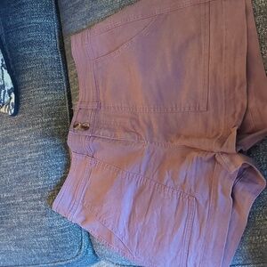 Woman’s stretch shorts size 10